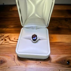 Gorgeous oval 3.15 ct Natural Garnet and Diamond Ring size 6